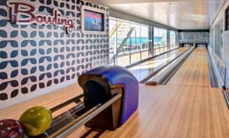 Full size bowling alley Full size bowling alley