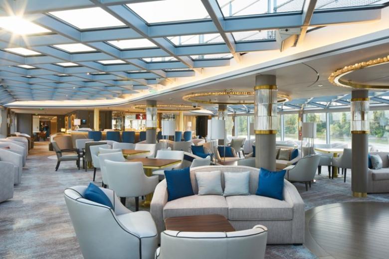 UNIWORLD BOUTIQUE RIVER CRUISES -LOUNGE