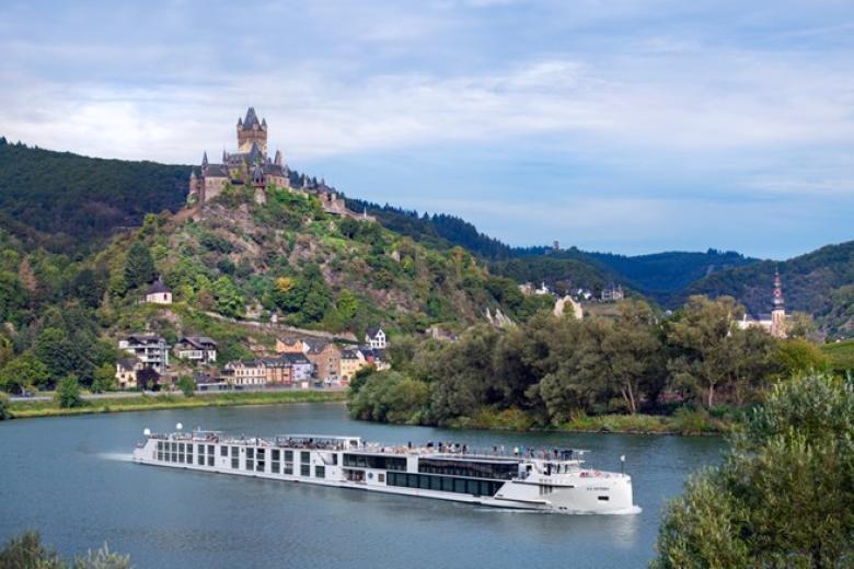 UNIWORLD BOUTIQUE RIVER CRUISES - S.S. VICTORIA