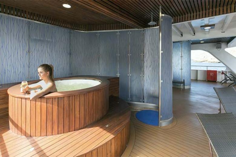 HURTIGRUTEN EXPEDITIONS - Hot Tub