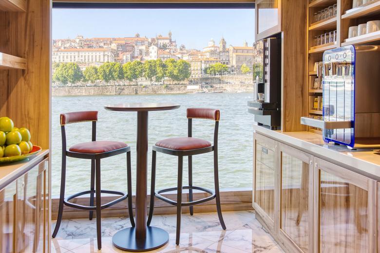 UNIWORLD BOUTIQUE CRUISES - Coffeestation