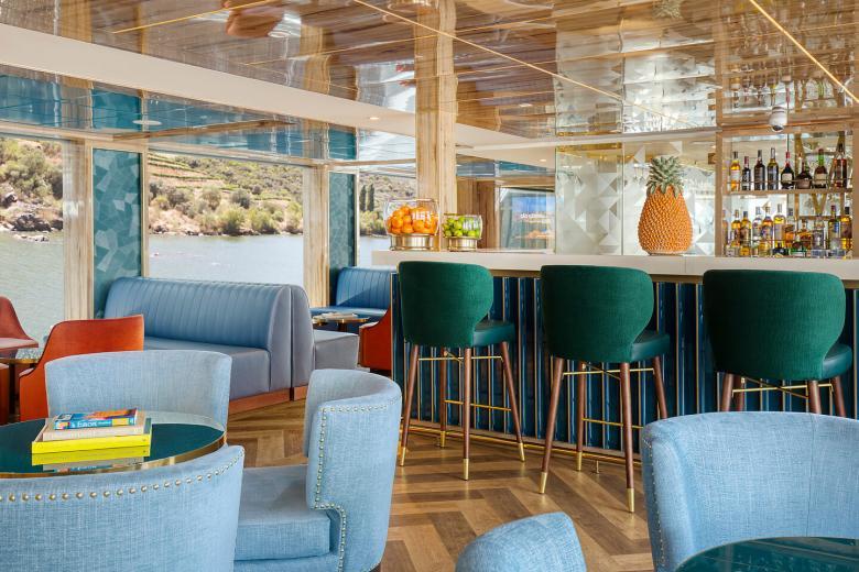 UNIWORLD BOUTIQUE CRUISES - Loungebar