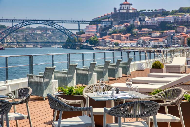 UNIWORLD BOUTIQUE CRUISES - Sundeck