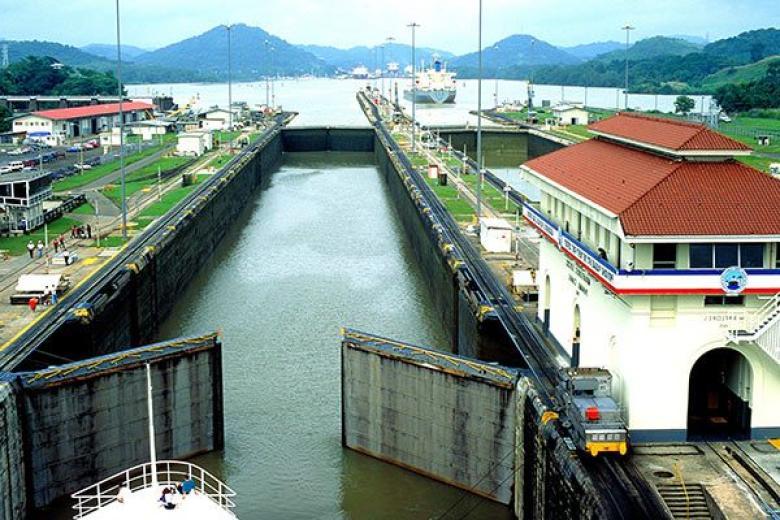 Gutan, Panama Canal