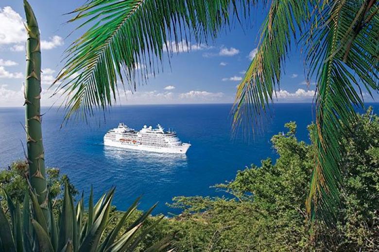  Regent Cruise Ship - Seven Seas Navigator In The Tropics