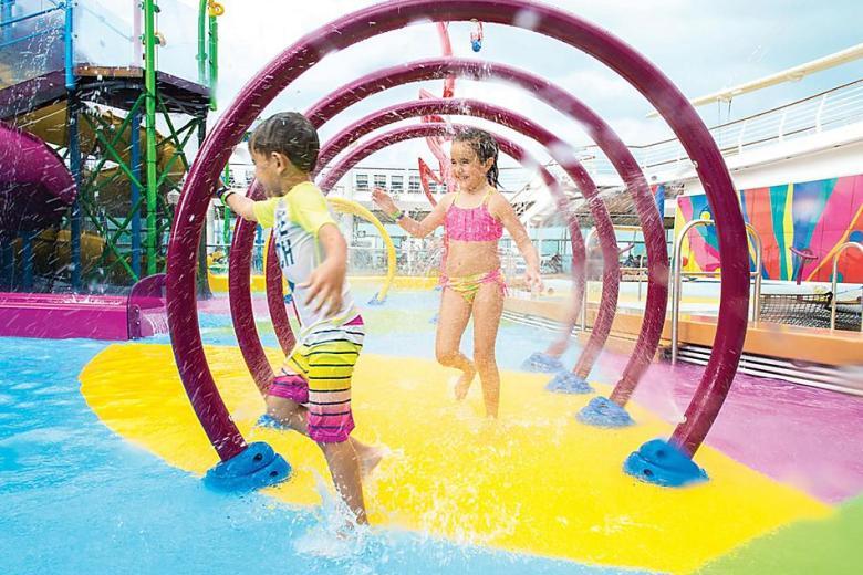 SPLASHAWAY BAY℠