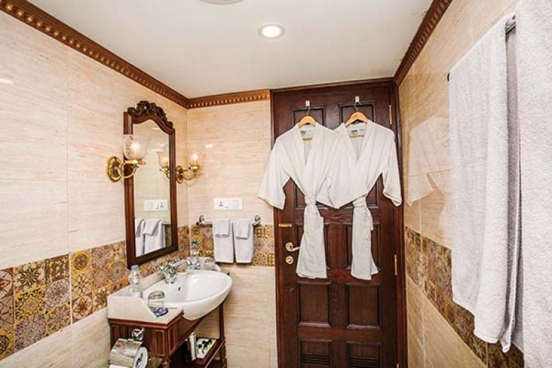 Uniworld River Cruises - Signature Suite Bathroom
